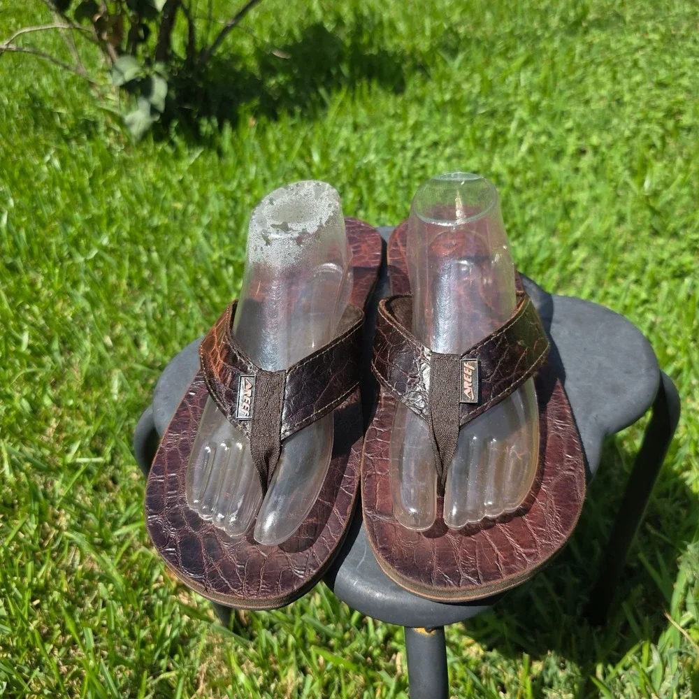 Reef Mens Flip Flop Sandals Brown Faux Crocodile Embossed Thong Beach Shoes 13